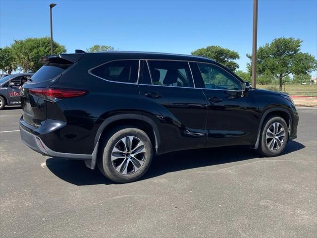 used 2021 Toyota Highlander car, priced at $30,951