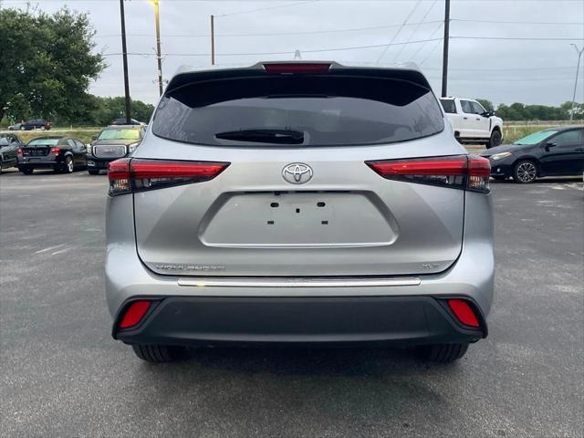 used 2023 Toyota Highlander car, priced at $34,561