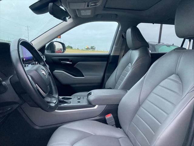 used 2023 Toyota Highlander car, priced at $34,561