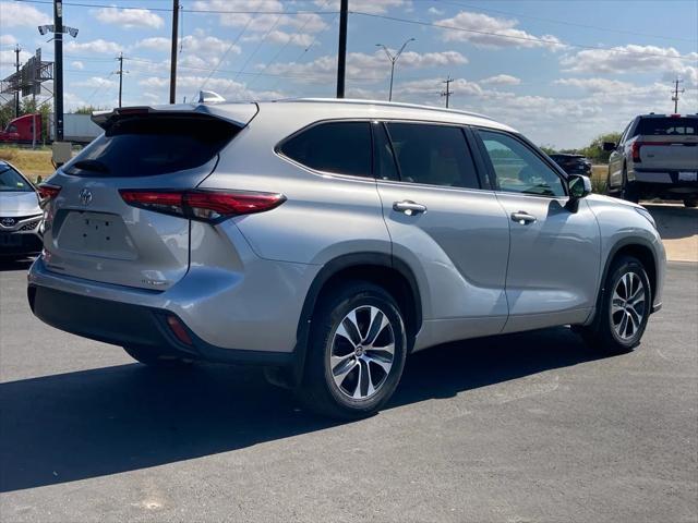 used 2021 Toyota Highlander car, priced at $28,491