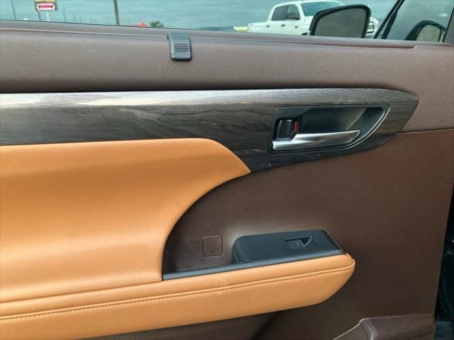 used 2022 Toyota Highlander car, priced at $39,691