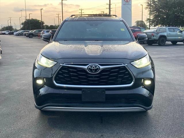 used 2022 Toyota Highlander car, priced at $39,691