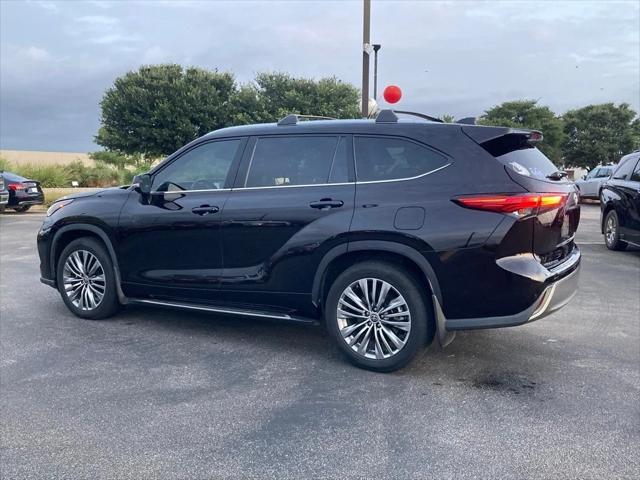 used 2022 Toyota Highlander car, priced at $39,691