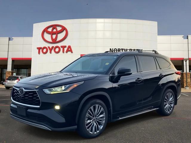 used 2022 Toyota Highlander car, priced at $39,691