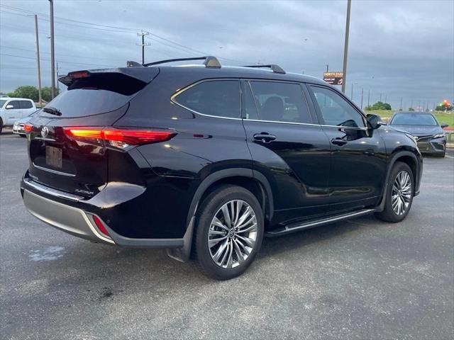 used 2022 Toyota Highlander car, priced at $39,691