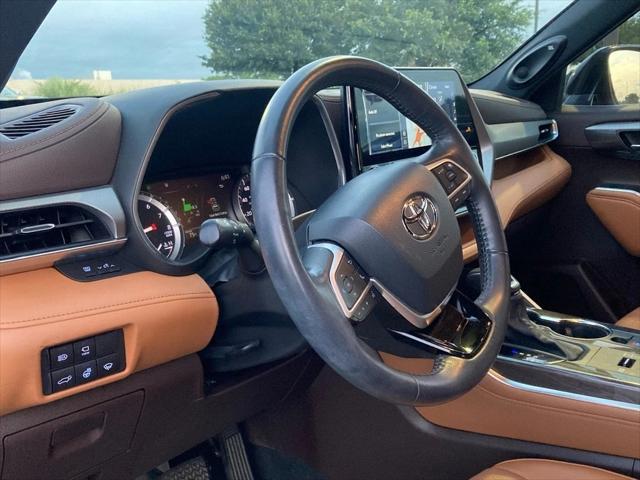 used 2022 Toyota Highlander car, priced at $39,691