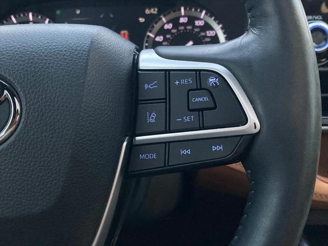 used 2022 Toyota Highlander car, priced at $39,691