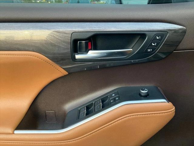 used 2022 Toyota Highlander car, priced at $39,691