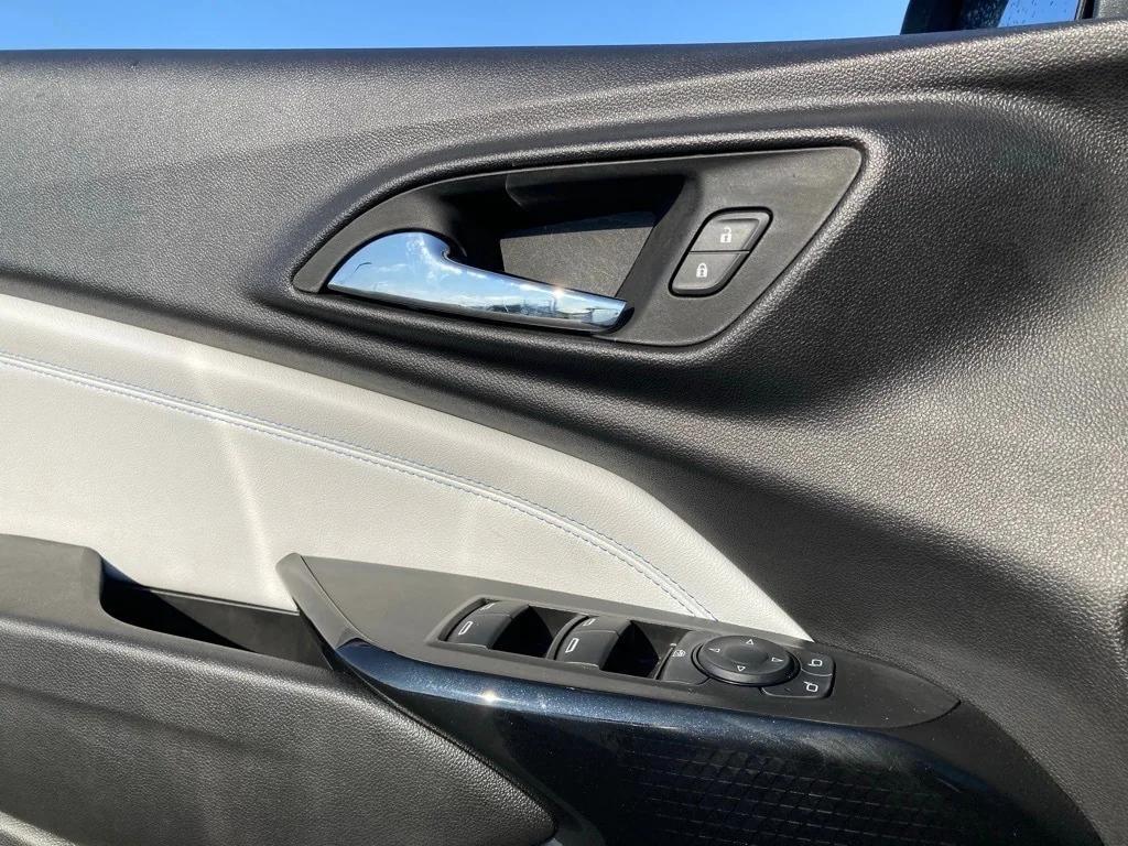 used 2025 Chevrolet Trax car, priced at $21,941