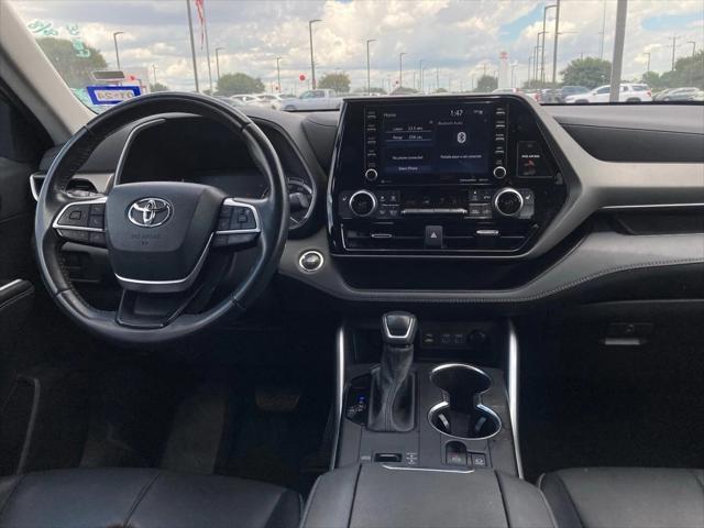 used 2022 Toyota Highlander car, priced at $30,981