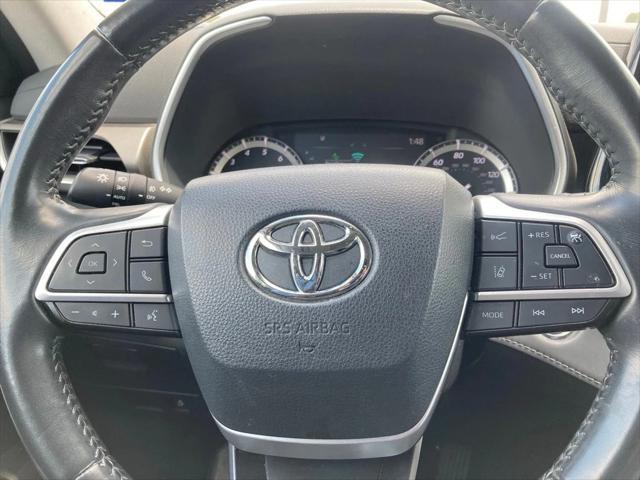 used 2022 Toyota Highlander car, priced at $30,981