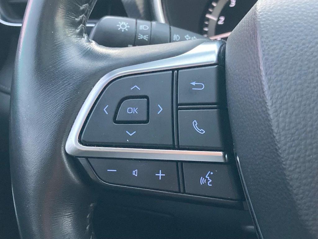 used 2021 Toyota Highlander car, priced at $33,391