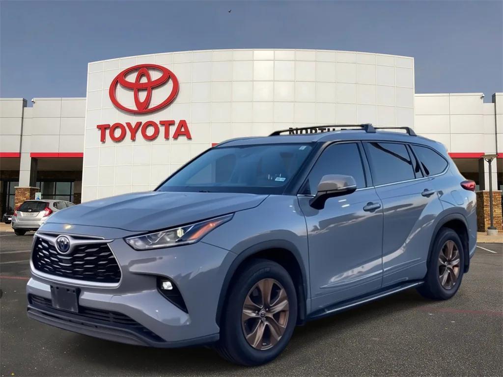 used 2022 Toyota Highlander Hybrid car, priced at $36,591
