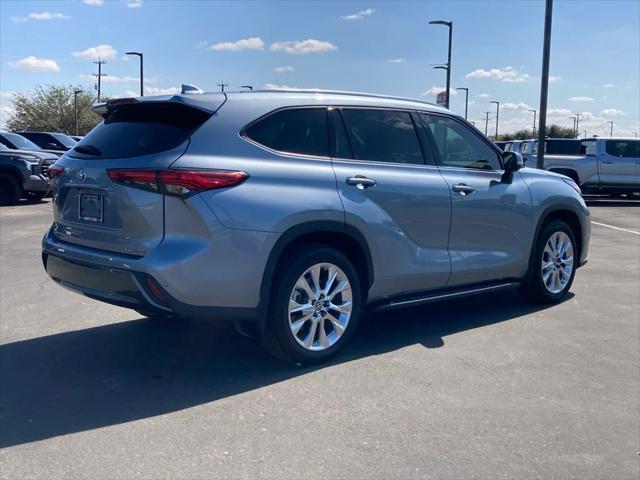 used 2020 Toyota Highlander car, priced at $32,471