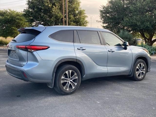 used 2023 Toyota Highlander car, priced at $32,691