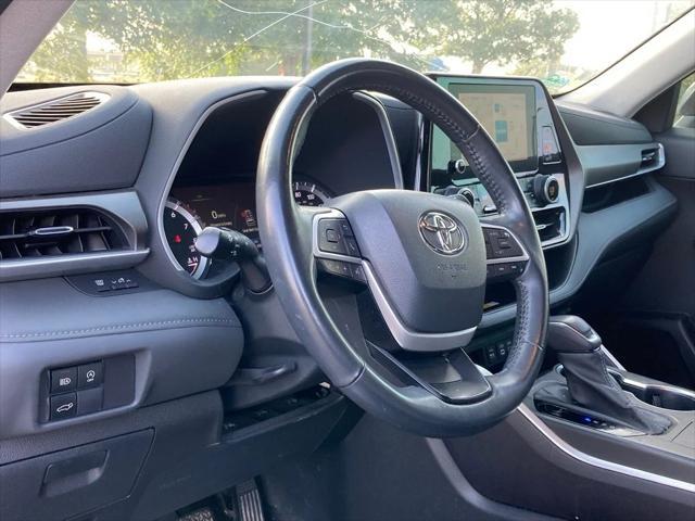 used 2023 Toyota Highlander car, priced at $32,691
