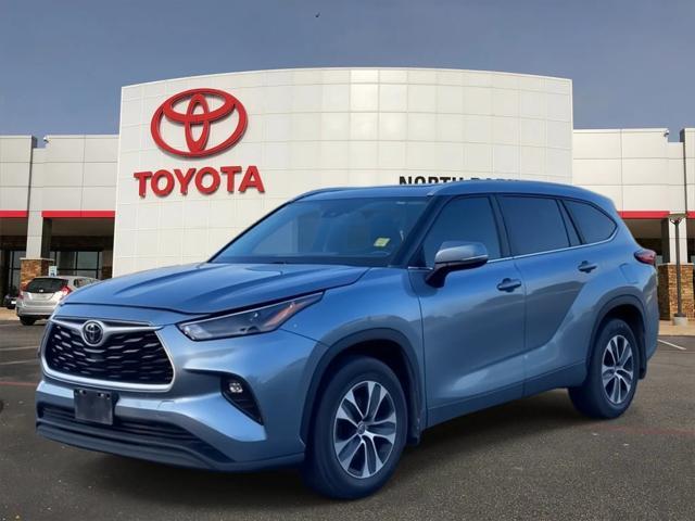 used 2023 Toyota Highlander car, priced at $32,691