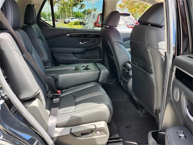 new 2025 Honda Pilot car, priced at $48,950