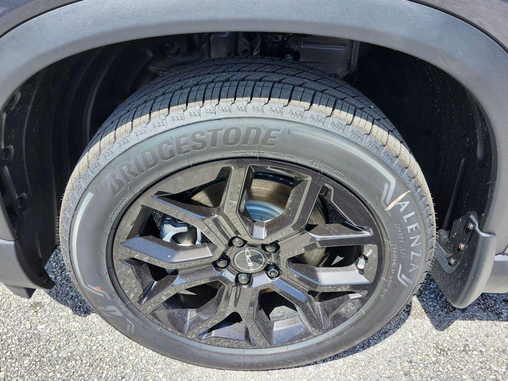 new 2025 Honda Pilot car, priced at $52,950