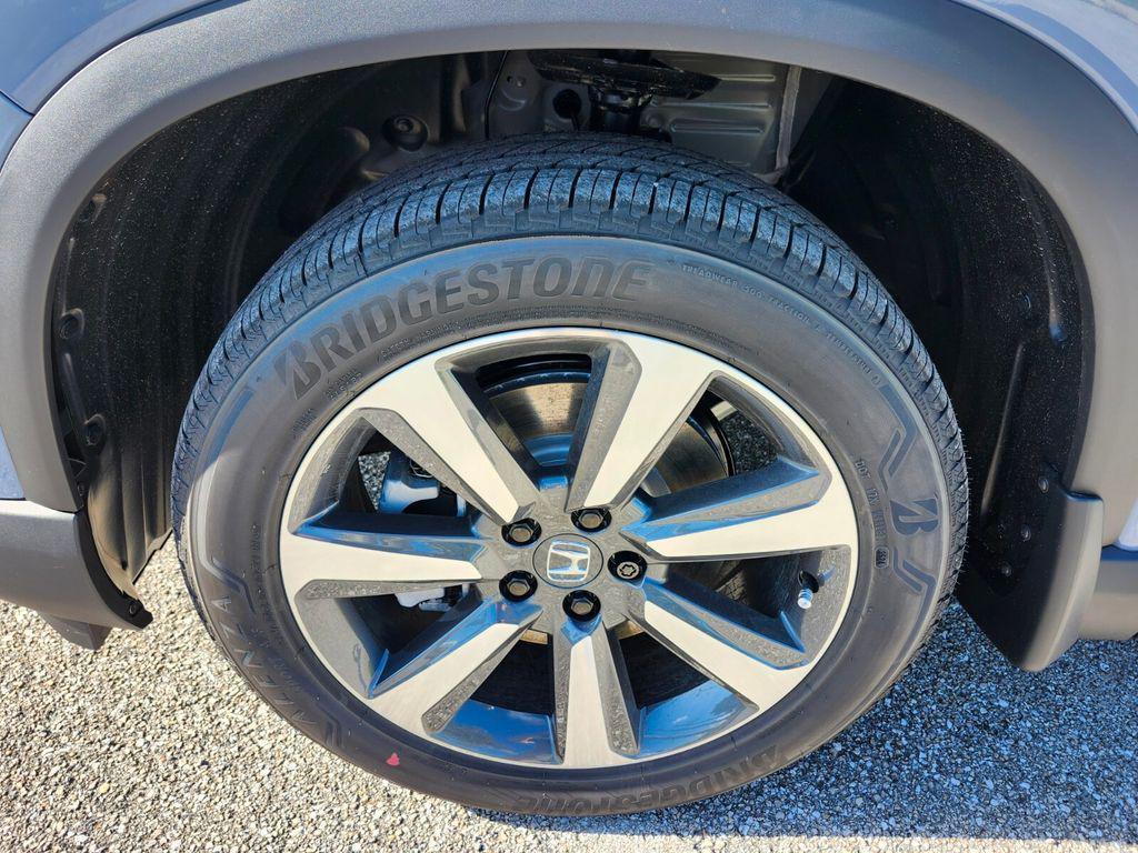 new 2025 Honda Pilot car, priced at $56,705