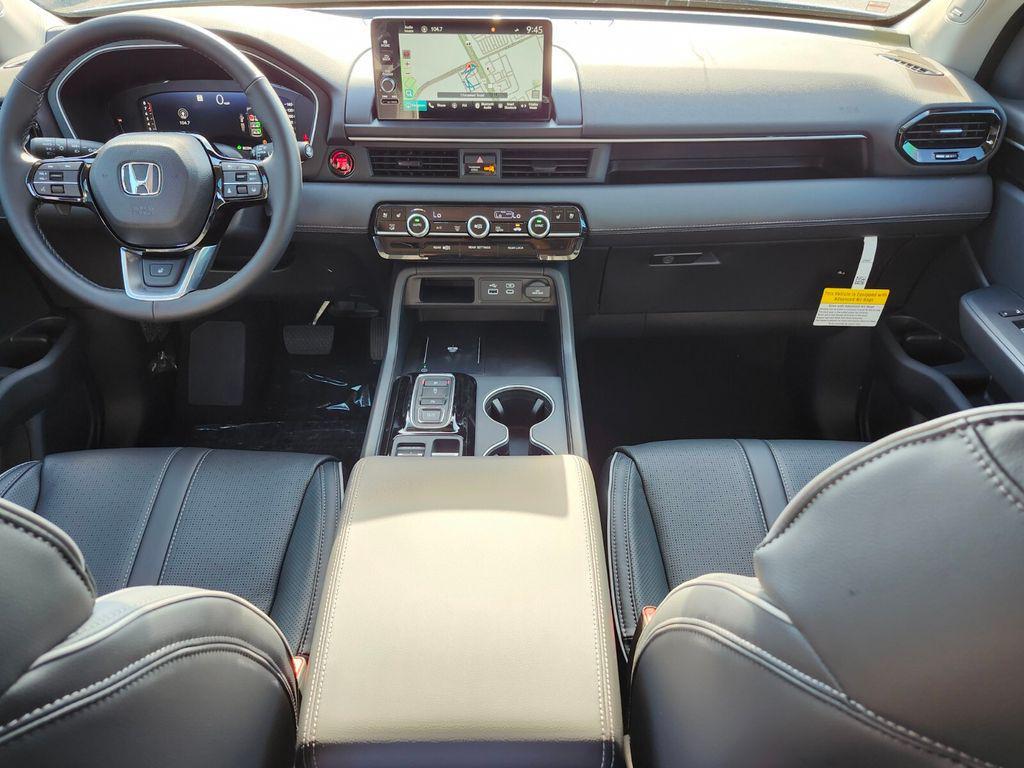 new 2025 Honda Pilot car, priced at $56,705