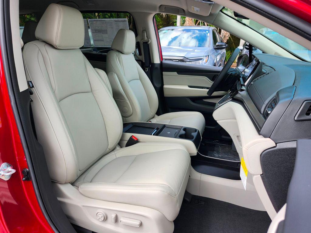 new 2025 Honda Odyssey car, priced at $44,125