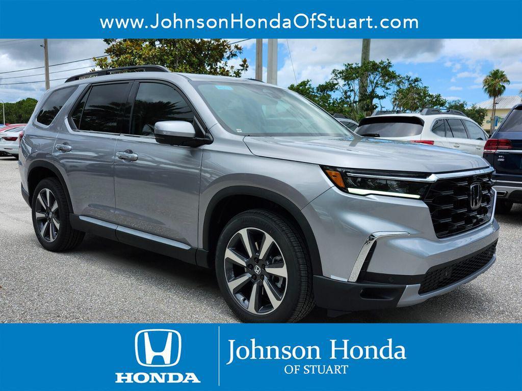 new 2025 Honda Pilot car, priced at $54,575