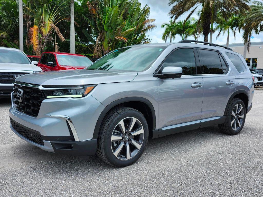 new 2025 Honda Pilot car, priced at $54,575