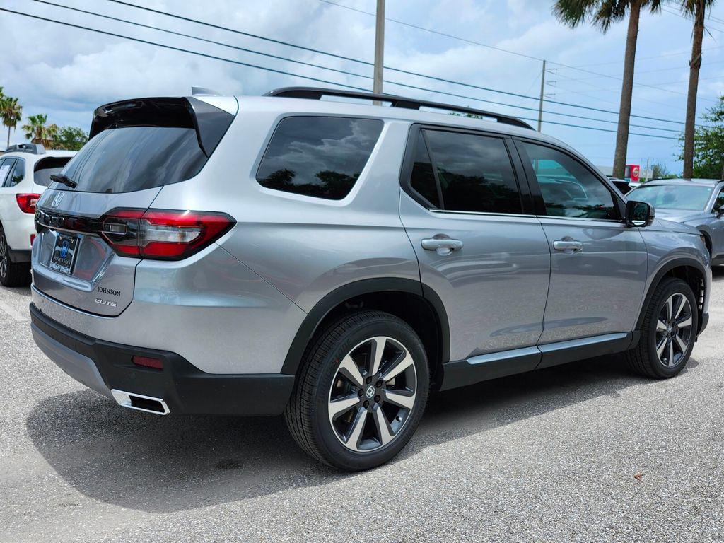 new 2025 Honda Pilot car, priced at $54,575