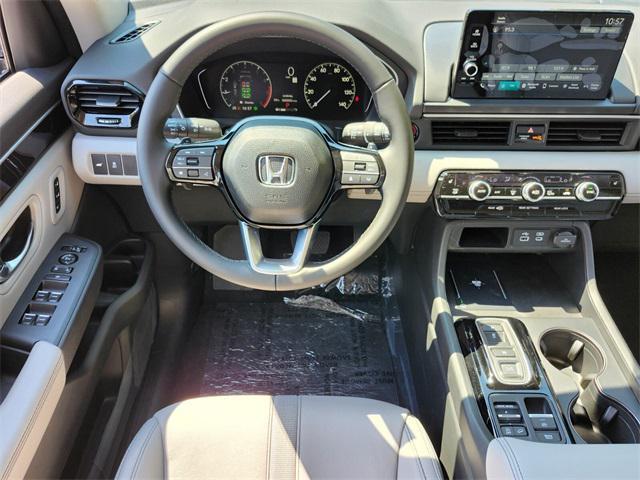 new 2025 Honda Pilot car, priced at $47,050