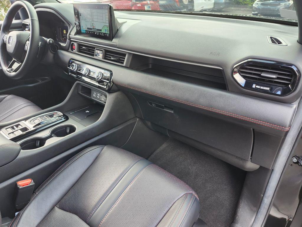 used 2025 Honda Pilot car, priced at $49,022