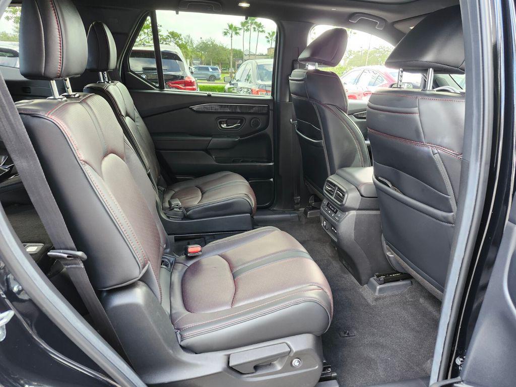used 2025 Honda Pilot car, priced at $49,022