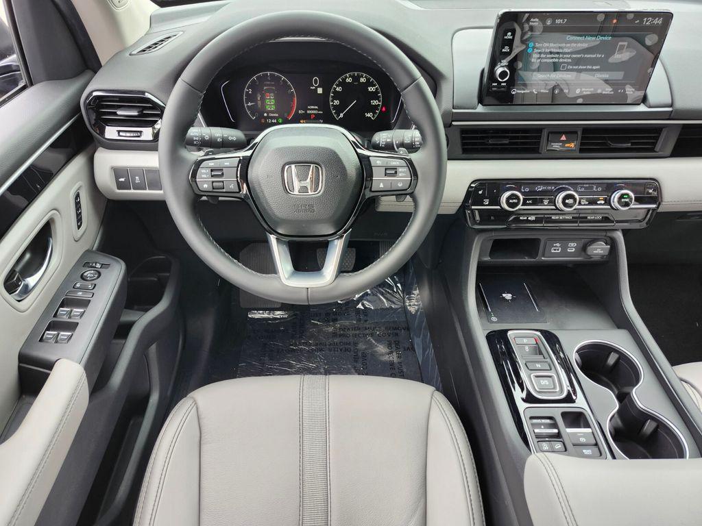 new 2025 Honda Pilot car, priced at $50,850
