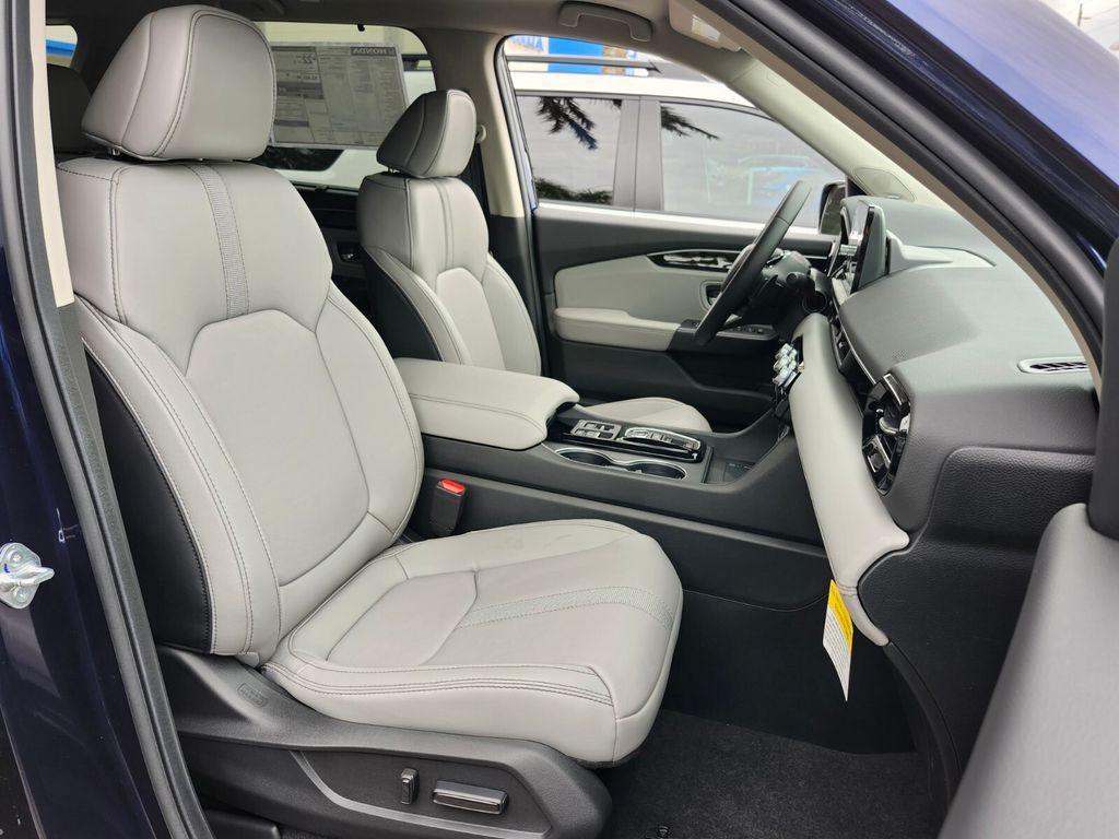 new 2025 Honda Pilot car, priced at $50,850