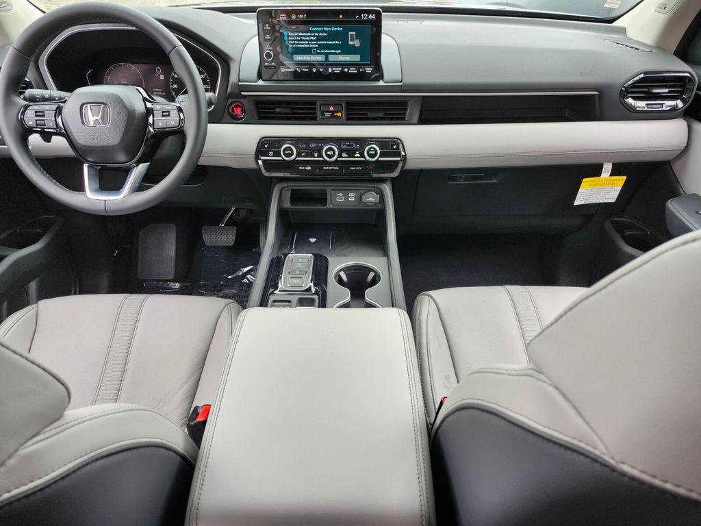 new 2025 Honda Pilot car, priced at $50,850