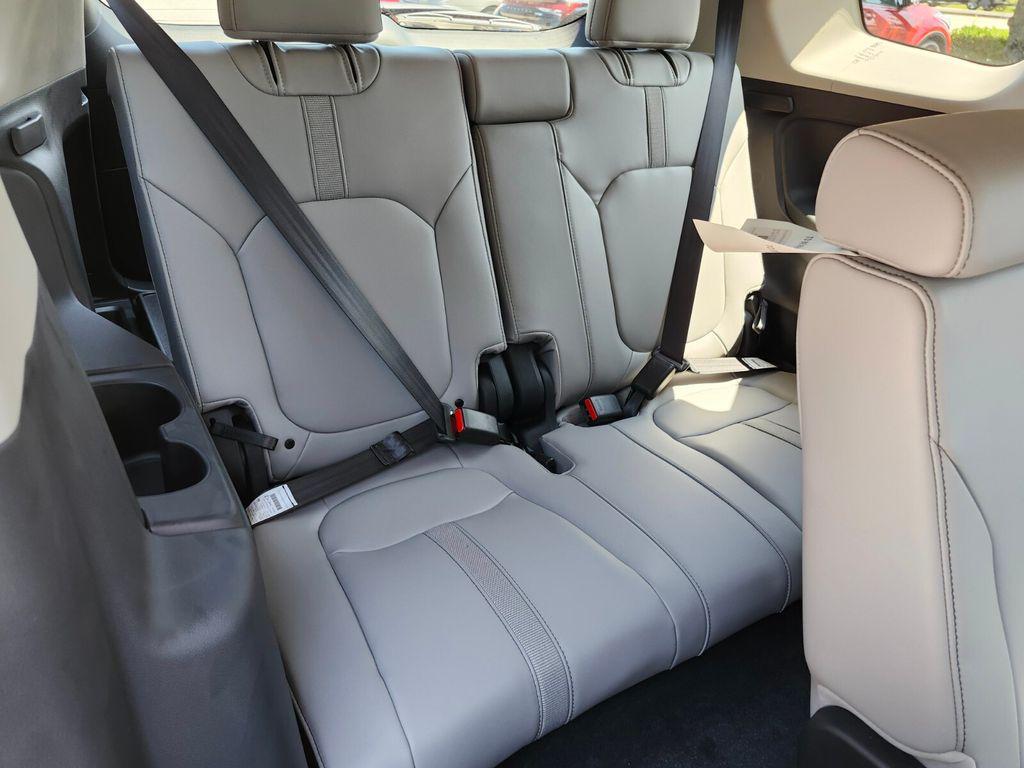 new 2025 Honda Pilot car, priced at $45,725