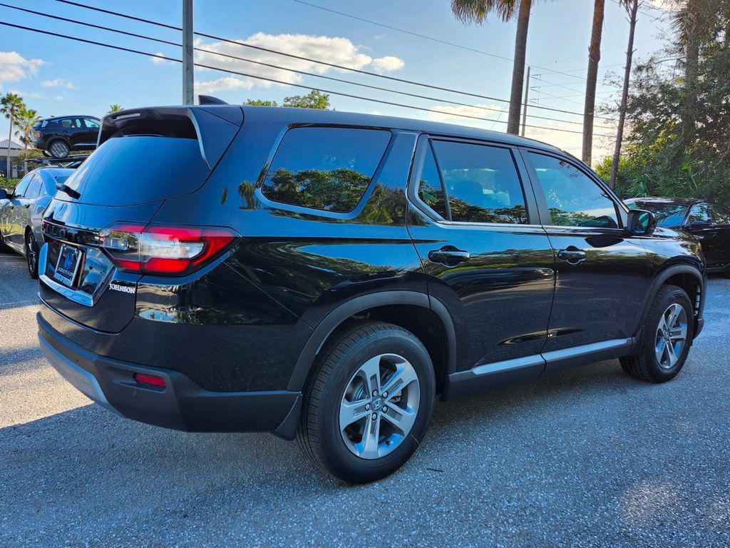 new 2025 Honda Pilot car, priced at $44,995