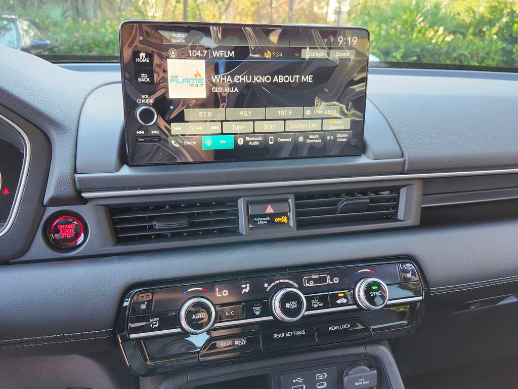 new 2025 Honda Pilot car, priced at $44,995