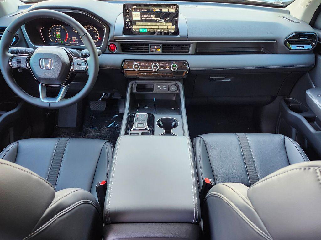 new 2025 Honda Pilot car, priced at $44,995