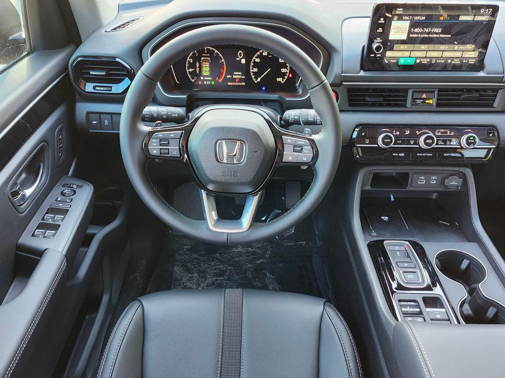new 2025 Honda Pilot car, priced at $44,995