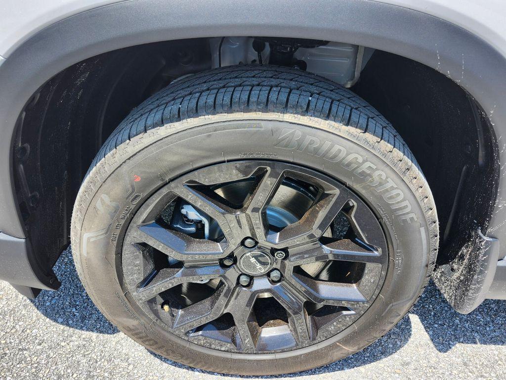 new 2025 Honda Pilot car, priced at $53,405