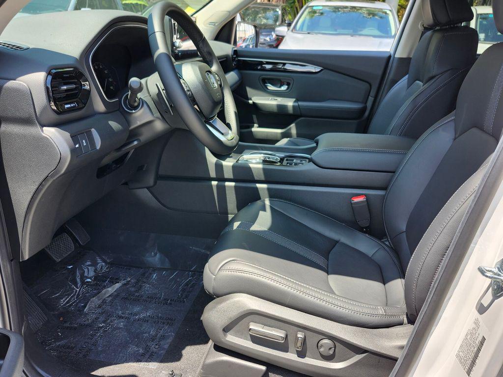 new 2025 Honda Pilot car, priced at $53,405