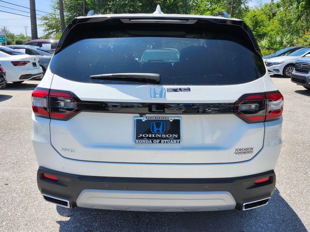 new 2025 Honda Pilot car, priced at $53,405