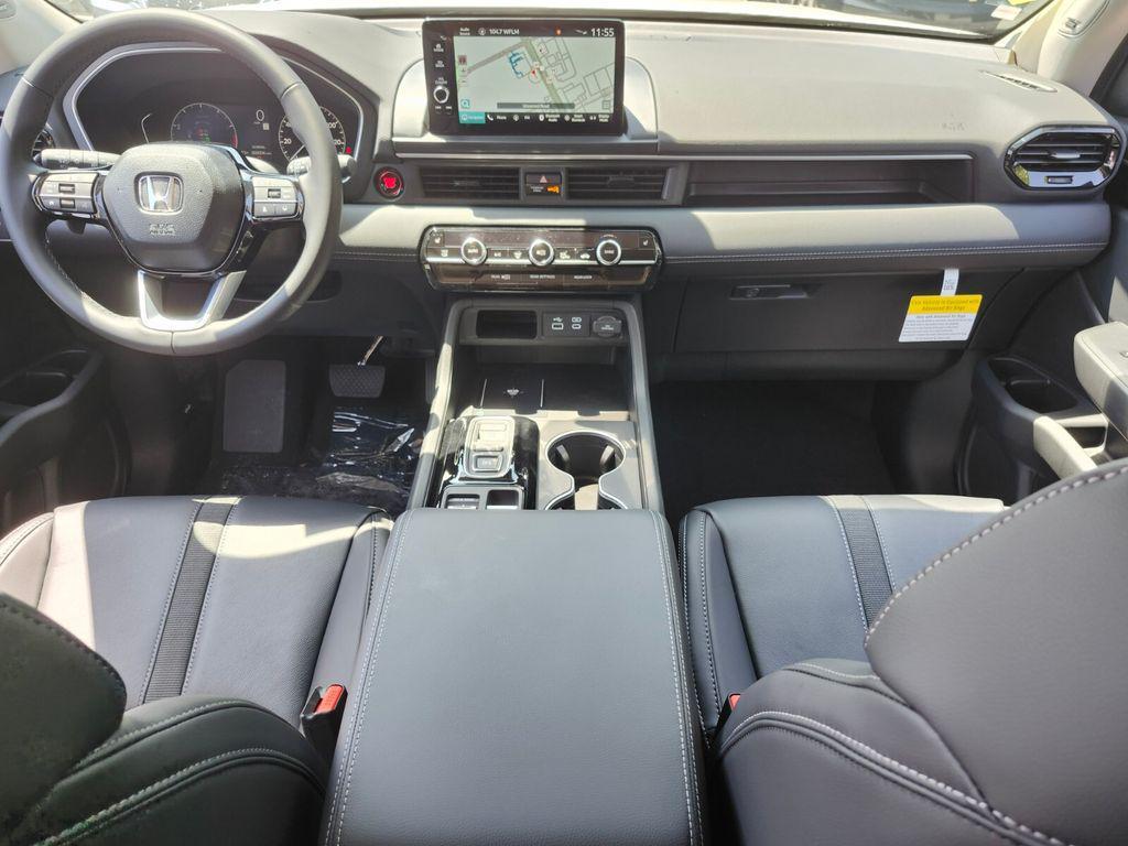 new 2025 Honda Pilot car, priced at $53,405