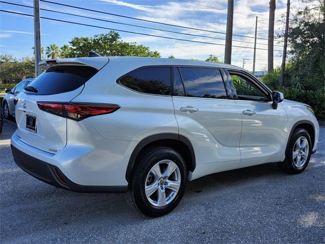 used 2022 Toyota Highlander car, priced at $28,922