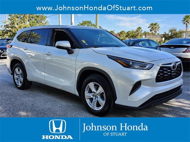 used 2022 Toyota Highlander car, priced at $28,922