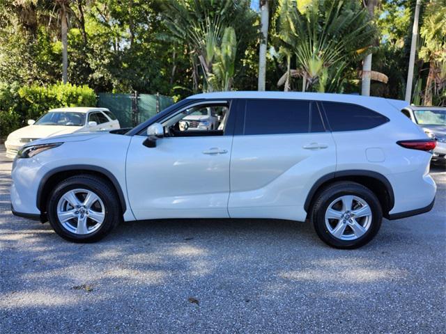 used 2022 Toyota Highlander car, priced at $28,922