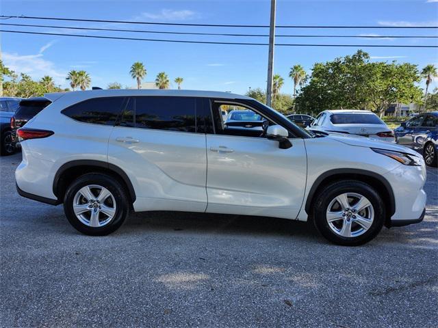 used 2022 Toyota Highlander car, priced at $28,922