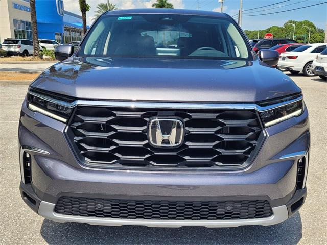 new 2025 Honda Pilot car, priced at $45,625