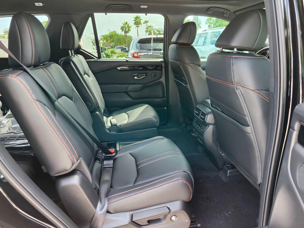 new 2025 Honda Pilot car, priced at $50,850